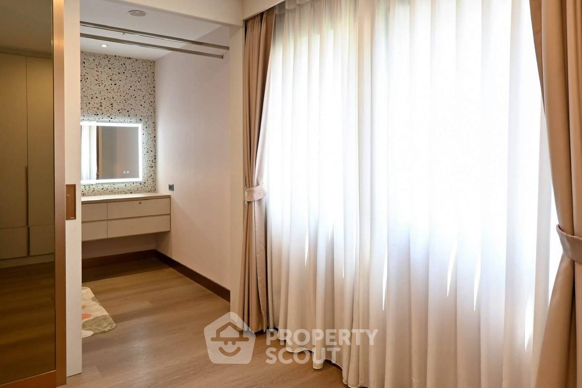 รูป คอนโด 2 ห้องนอน 96 ตร.ม. The Royal Place 2 ใกล้ BTS ราชดำริ 200 ม. (ID 3068915) - รูปที่ 9/12
