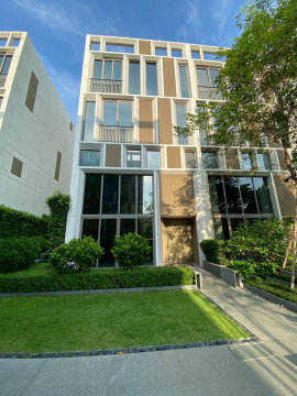 ⭐️ให้เช่า Luxury townhome Quarter 39 🛋️เฟอร์ครบ 🐶Pet friendly