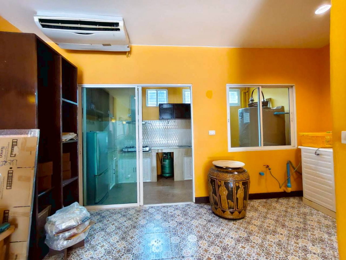 picture 3-story home office, fully decorated and ready to move in; includes air conditioning throughout. - 7/32