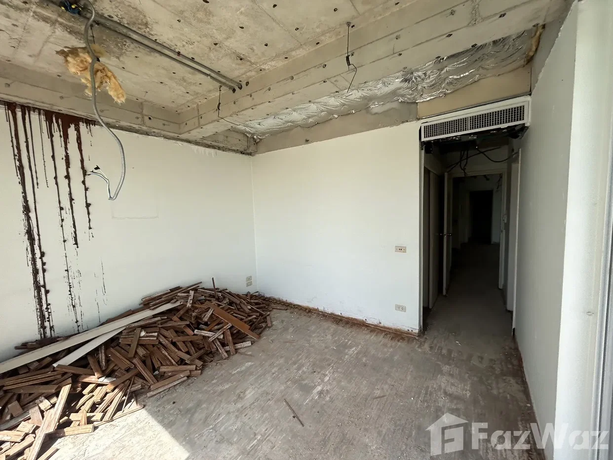 picture Beachfront Corner Unit A Rare Renovation Opportunity 6556402 - 8/18