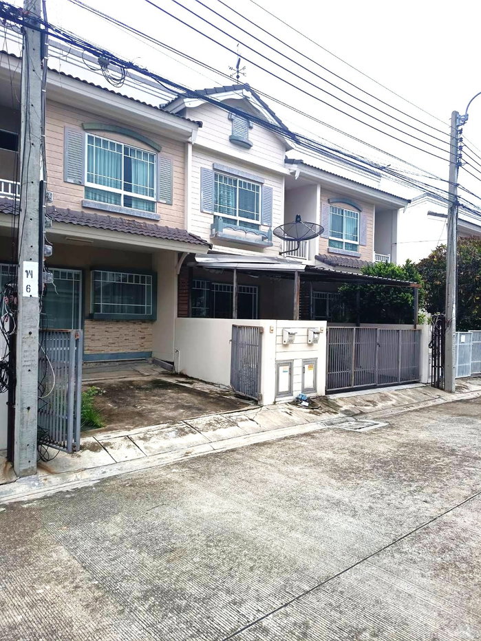 รูป คุ้มกว่าใคร! บ้านถูก! ในหมู่บ้านหรูแพง!! ขาย ทาวน์โฮม หมู่บ้าน Villaggio บางนา(เอแบค) บ้าน Land & Houses เดินทางสะดวก ถ.บางนา-ตราด ใกล้เอแบค บางนา - รูปที่ 2/18