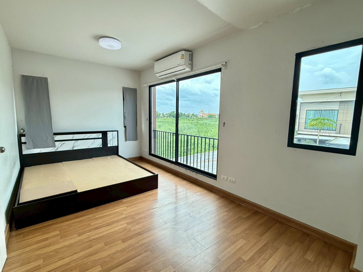 รูป 🏡 #ให้เช่าทาวน์โฮมส์2ชั้นหลังริม ปลูกต้นไม้เลี้ยงสัตว์ได้สวยสวย #โครงการเดอะคอนเนค43 วงแหวนรามอินทรา2 ราคา15,000/เดือน - รูปที่ 9/16
