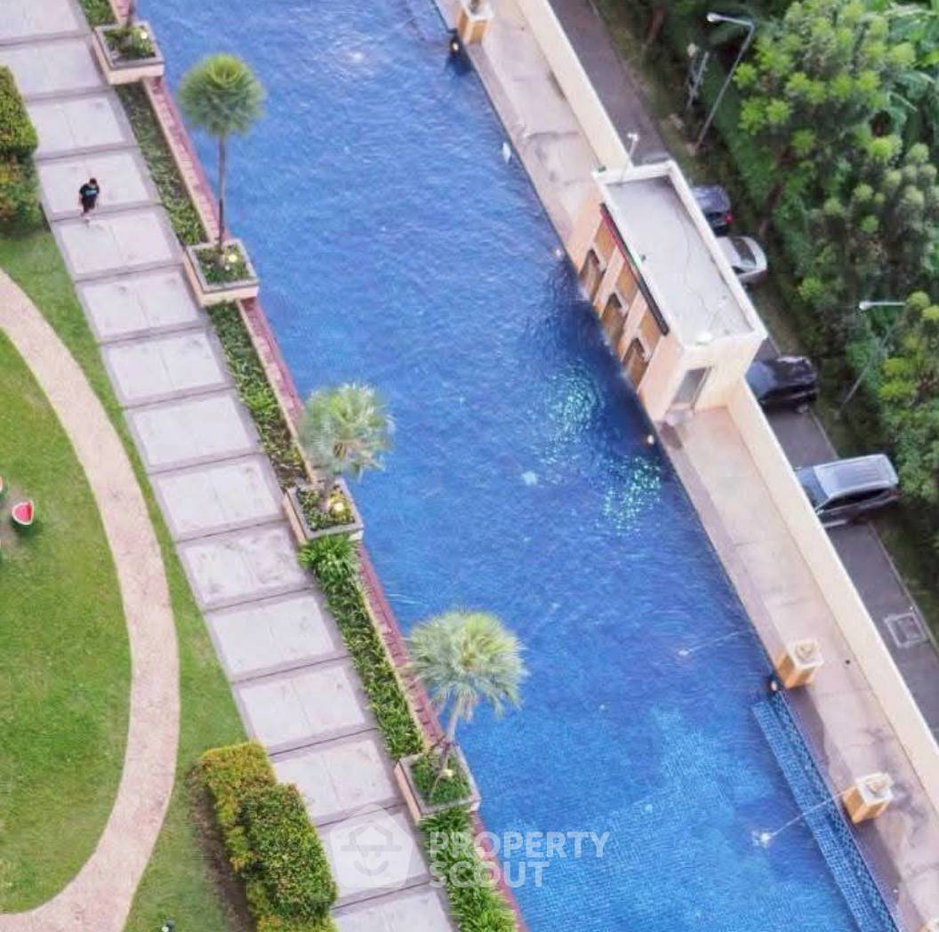 picture High-Floor 2-BR Condo 52 Sqm | Supalai Park Srinakarin, Prawet (ID 3066411) - 8/9