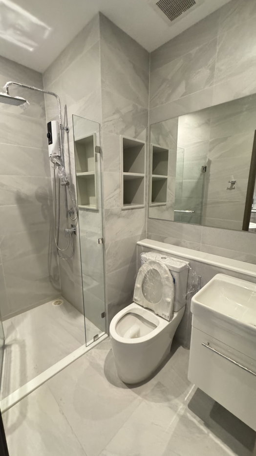 รูป Condo for RENT : Rhythm Ekamai Estate   𝐒𝐢𝐳𝐞 : 42 sqm.  1 Bed 2 Bath /City view  𝐅𝐥𝐨𝐨𝐫 : 37th  ✅Fully furnished - รูปที่ 12/15