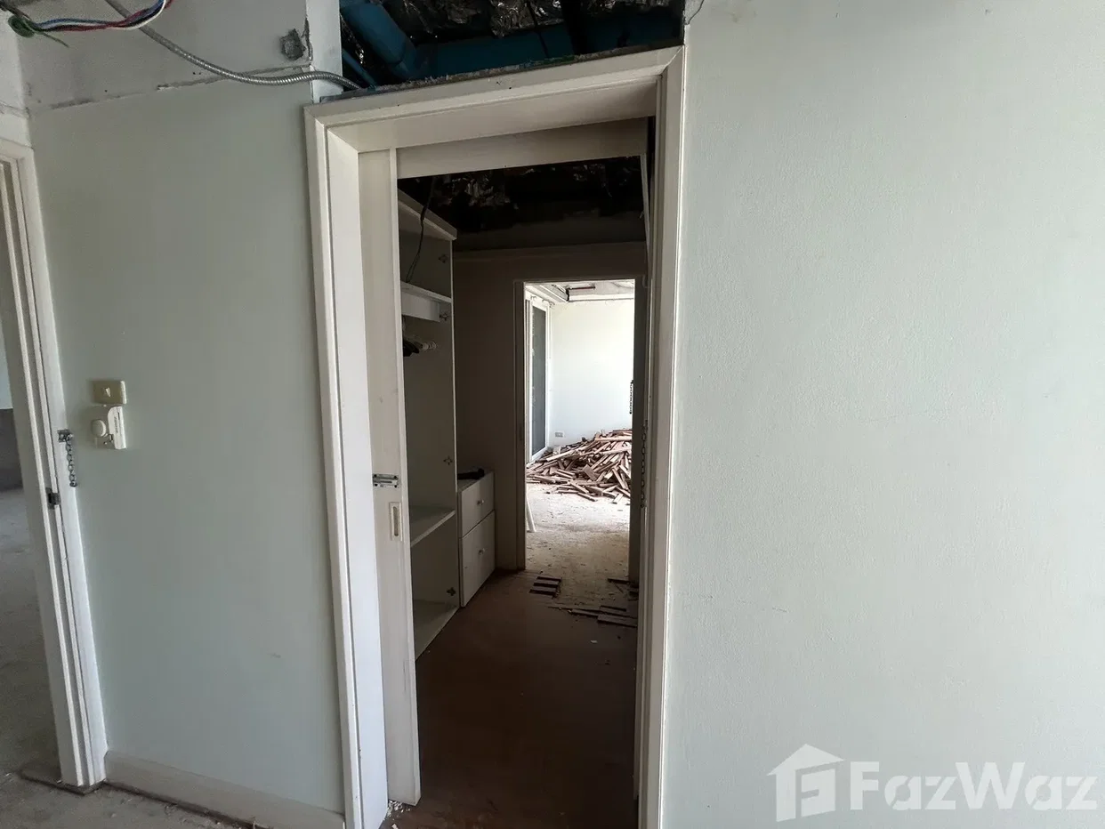 picture Beachfront Corner Unit A Rare Renovation Opportunity 6556402 - 10/18