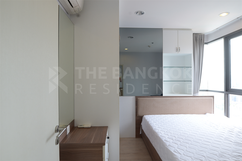 Easy Start with a City Dweller Lifestyle Ideo Q Ratchathewi near Airport Rail Link Phaya Thai Station