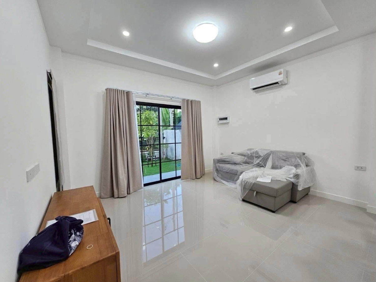 รูป ให้เช่าบ้านเดี่ยวสร้างใหม่ หมู่บ้านธนาวัลย์ ใกล้แยกรวมโชค เชียงใหม่ เฟอร์นิเจอร์ครบ พร้อมเข้าอยู่ทันที  (R1317) T.0946511456 - รูปที่ 4/7