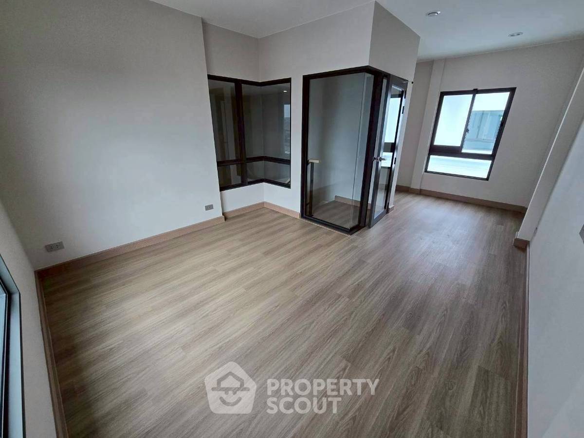 รูป ให้เช่า บ้าน 4 ห้องนอน ใกล้สนามบินสุวรรณภูมิ เขตลาดกระบัง (ID 3057426) - รูปที่ 14/23