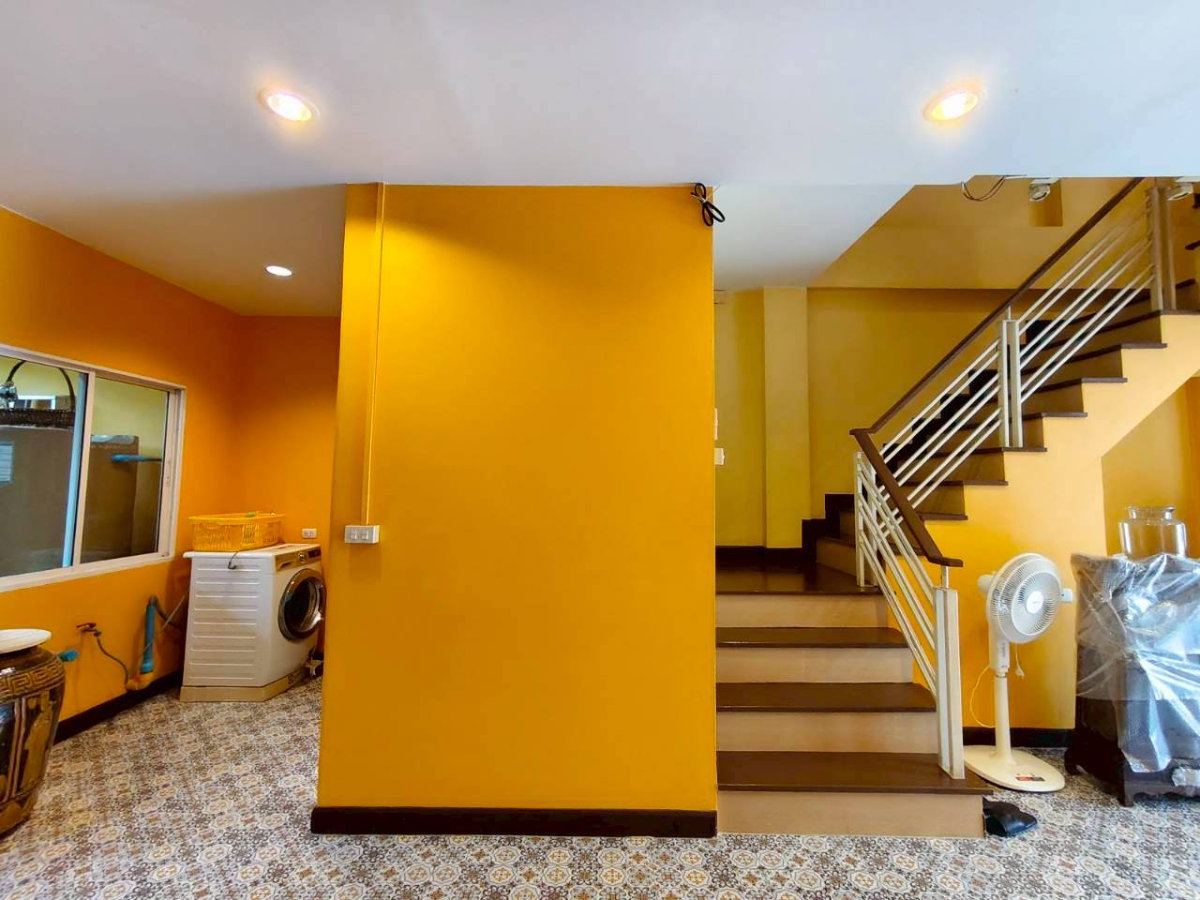 picture 3-story home office, fully decorated and ready to move in; includes air conditioning throughout. - 5/32