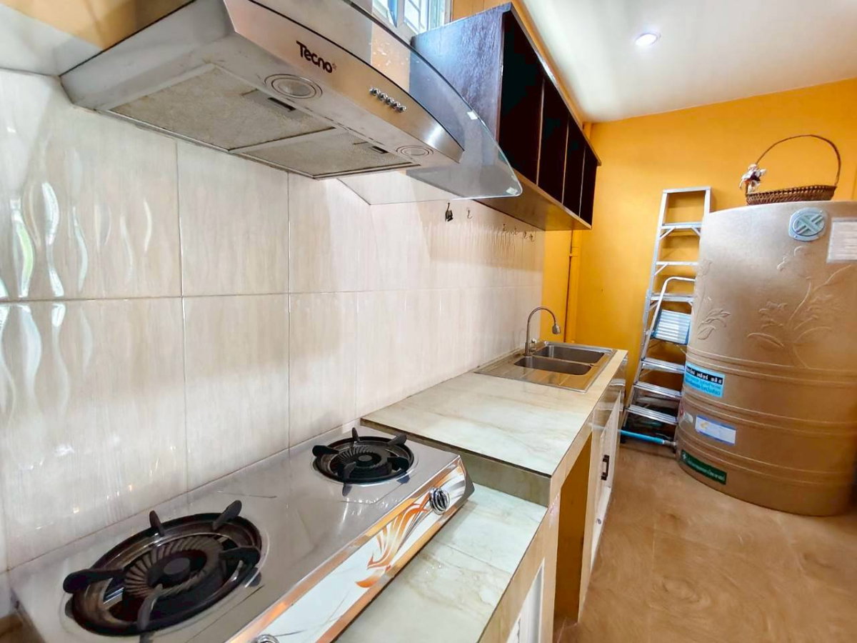 picture 3-story home office, fully decorated and ready to move in; includes air conditioning throughout. - 11/32