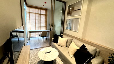 Condos for rent : Condo for RENT : Rhythm Ekamai Estate   𝐒𝐢𝐳𝐞 : 42 sqm.  1 Bed 2 Bath /City view  𝐅𝐥𝐨𝐨𝐫 : 37th  ✅Fully furnished