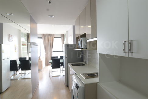 Easy Start with a City Dweller Lifestyle Ideo Q Ratchathewi near Airport Rail Link Phaya Thai Station