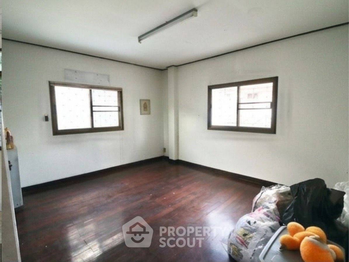 รูป บ้าน 10 ห้องนอน ขาย พร้อมเลี้ยงสัตว์ได้ โซน นวมินทร์ บึงกุ่ม กรุงเทพ (ID 3067606) - รูปที่ 10/16