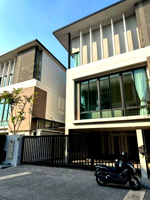 บ้านเดี่ยว กรุงเทพมหานคร : 📌 ขายบ้านเดี่ยว โครงการ ดิ แกลมเมอร์ เอกมัย-ประดิษฐ์มนูธรรม 3 ชั้น 3 ห้องนอน 4 ห้องน้ำ