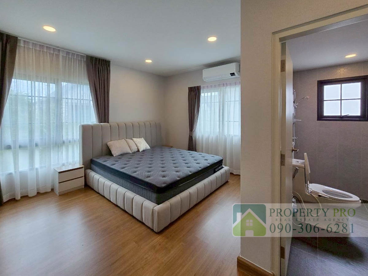 รูป ให้เช่า บ้าน Centro บางนา บ้านเดี่ยว 2 ชั้น 4 ห้องนอน 57 ตรว 235 ตรม บ้านสวย สภาพใหม่มาก หันหน้าทางทิศใต้ เฟอร์นิเจอร์ เครื่องใช้ไฟฟ้าครบ : MJ26R-009 - รูปที่ 12/24