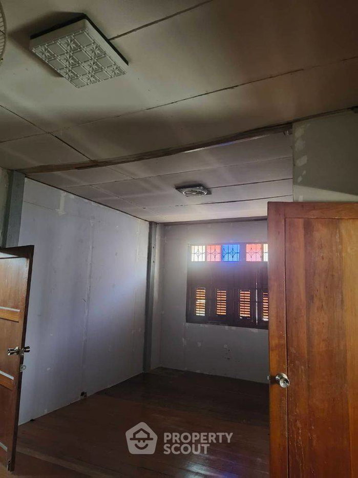 รูป บ้านเดี่ยว 4 ห้องนอน พร้อมเลี้ยงสัตว์ได้ (ขาย) โครงการชิมพลี เขตตลิ่งชัน กรุงเทพฯ (ID 3066885) - รูปที่ 12/14