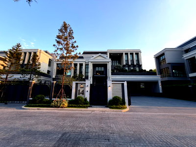 บ้านเดี่ยว โรงเรียนเซนต์แอนดรูส์อินเตอร์เนชันแนล กรุงเทพ : Connoisseur  บ้านหรูพัฒนาการ อยู่ต้นซอยพัฒนาการ32 แต่งครบ หลังสุดท้าย สนใจต่อรองราคาได้ค่ะ