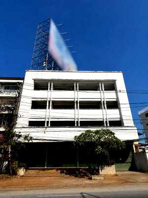 Shophouses for rent Chiang Mai : 4-Storey Office Building for Rent (4 Connected Units)