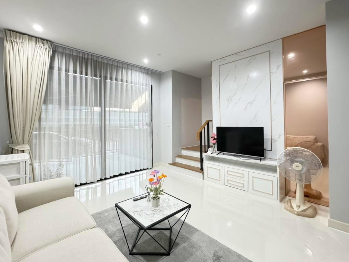 รูป 🏡✨ ให้เช่าทาวน์โฮม 3 ชั้น หลังริม "บ้านกลางเมือง พระราม 9 – กรุงเทพกรีฑา" 3 ห้องนอน 3 ห้องน้ำ บ้านสวย บรรยากาศเงียบสงบ เป็นส่วนตัว - รูปที่ 4/6