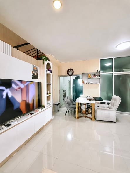 รูป 🔥 ขายทาวน์โฮม 2 ชั้น✅ วิสต้าปาร์ค สาทร-ปิ่นเกล้า (Vista Park Sathorn - Pinklao) ทำเลทองติดถนนราชพฤกษ์ ใกล้ทางด่วน ต่อเติมครบพร้อมอยู่ - รูปที่ 3/13