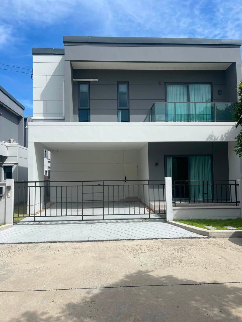 Houses for rent : Centro Bangna: Single Houses in Bangna