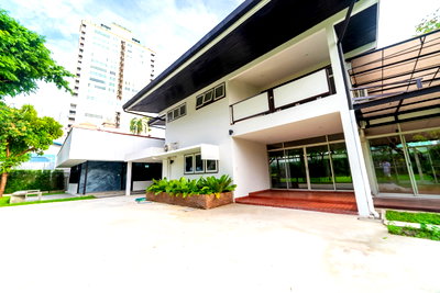 เช่าโฮมออฟฟิศ กรุงเทพมหานคร : ให้เช่า Home Office ซอยสุขุมวิท 20 พื้นที่ใหญ่ ทำเลใจกลางเมือง (HO6912)