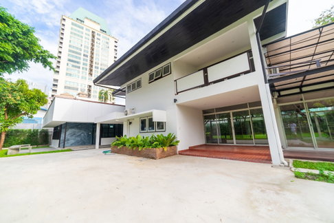 Home Office for rent, Soi Sukhumvit 20, large area, location in the heart of the city (HO6912) 