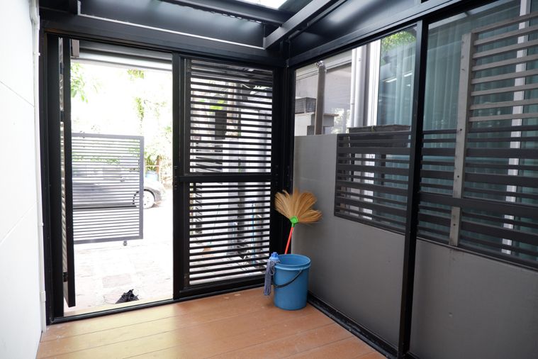 4-bed home office for rent, 230 sqm, 25 sq wah, Baan Lat Dao
