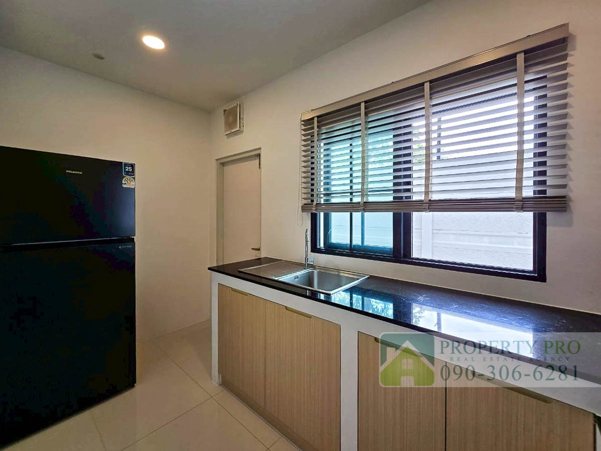 รูป ให้เช่า บ้าน Centro บางนา บ้านเดี่ยว 2 ชั้น 4 ห้องนอน 57 ตรว 235 ตรม บ้านสวย สภาพใหม่มาก หันหน้าทางทิศใต้ เฟอร์นิเจอร์ เครื่องใช้ไฟฟ้าครบ : MJ26R-009 - รูปที่ 8/24