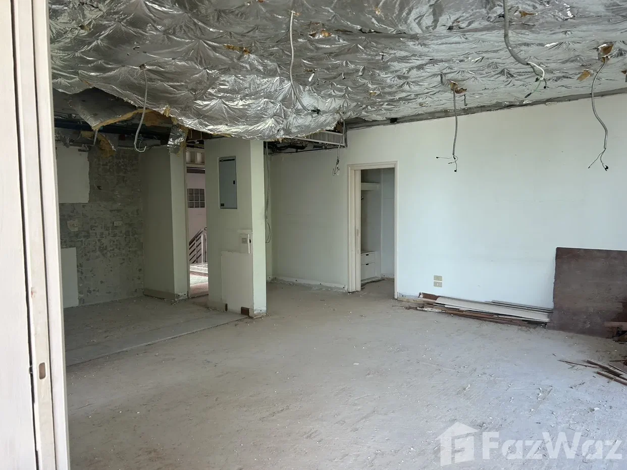 picture Beachfront Corner Unit A Rare Renovation Opportunity 6556402 - 7/18