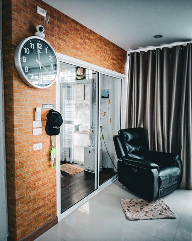รูป ขายบ้านแฝด ตกแต่งแล้ว พร้อมอยู่ ทำเลดีใกล้เจปาร์ค ศรีราชา 3 ห้องนอน 3 ห้องน้ำ 38.5 ตารางวา - รูปที่ 4/8
