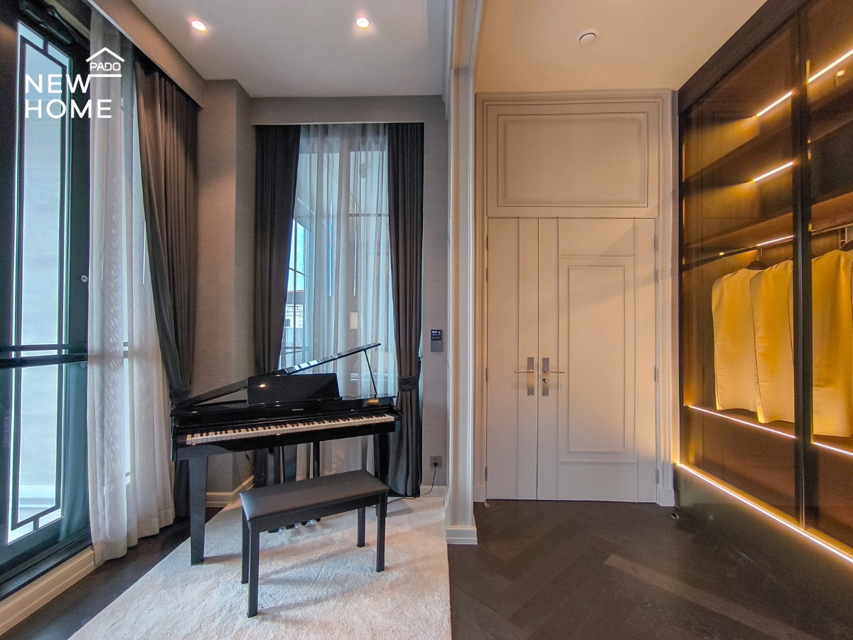 รูป Connoisseur พัฒนาการ บ้านหรู 3 ชั้น พร้อมลิฟต์ส่วนตัว จอดรถ 10 คัน พร้อม โรงจอดซุปเปอร์คาร์ พื้นที่ใช้สอย 952 ตร.ม - รูปที่ 56/70