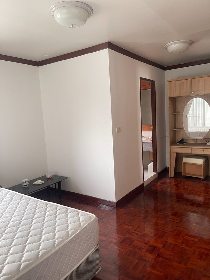 picture For Sale | Adamas Phaholyothin Condominium | 65.25 Sq.m. | Dual Balconies - 6/12