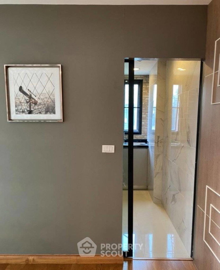 picture 1-BR Condo At Zenith Place Sukhumvit 42, 300m to BTS Ekkamai (ID 3071484) - 3/21