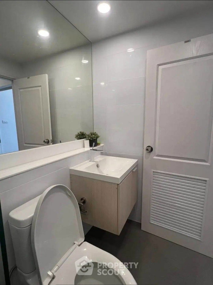 picture Well-Priced 1-BR (25 Sqm) At The Clev Riverline, High-Floor (ID 3072567) - 12/12