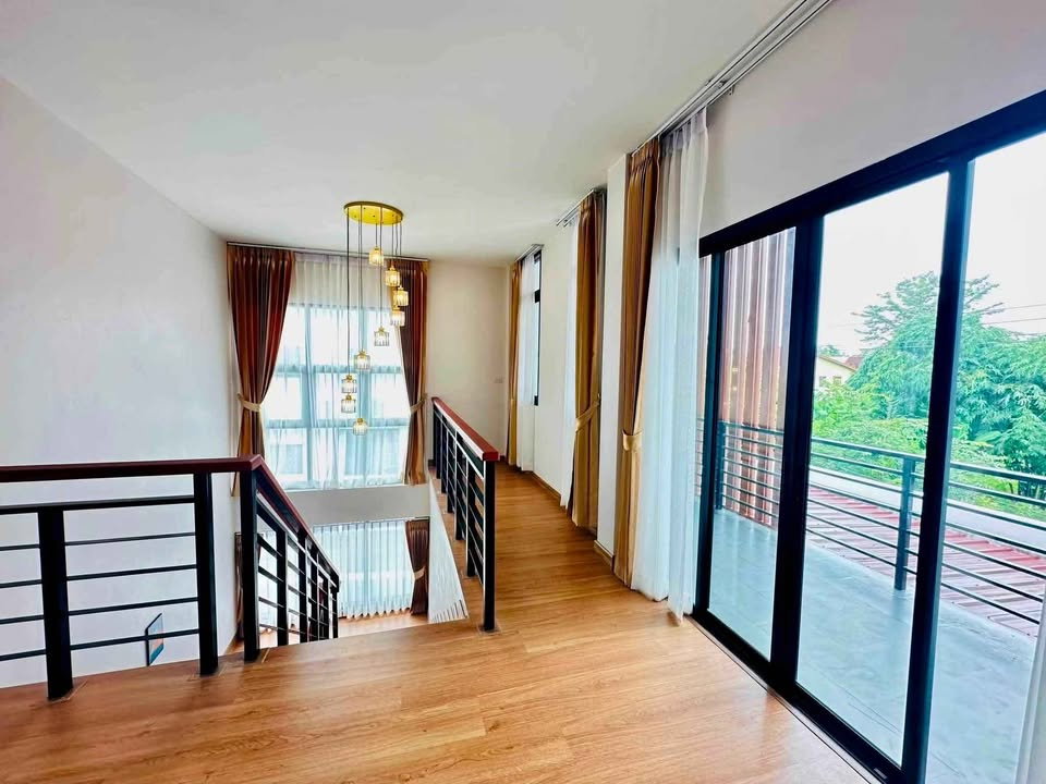 รูป บ้านเดี่ยว 2 ชั้น MODERN STYLE / ต.แม่เหียะ อ.เมืองเชียงใหม่ จ.เชียงใหม่ T.063-664-9056 - รูปที่ 12/31