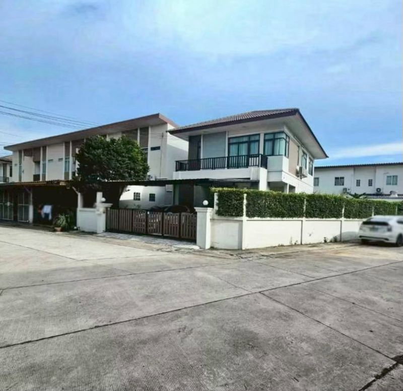รูป บ้านเดี่ยวหลังสวย โกลเด้นโฮม 3 แหลมฉบัง บรรยากาศเงียบสงบ - รูปที่ 1/11