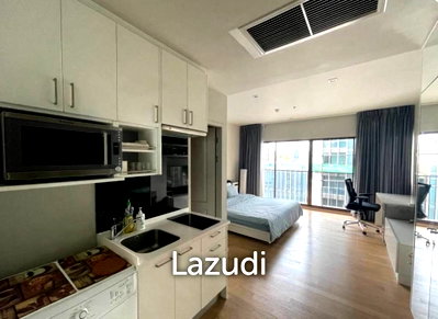 คอนโดให้เช่า : 32 sqm high floor condo in Noble Refine Khlong Toei Bangkok