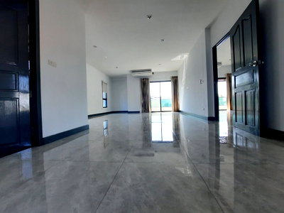 เช่าโฮมออฟฟิศ กรุงเทพมหานคร : 🏢HF115 | ให้เช่าโฮมออฟฟิศ 3 ชั้น สุทธิสาร-ห้วยขวาง พื้นที่ 399 ตร.ม. แอร์ 9 เครื่อง (มี 7-11 หน้าบ้าน!)