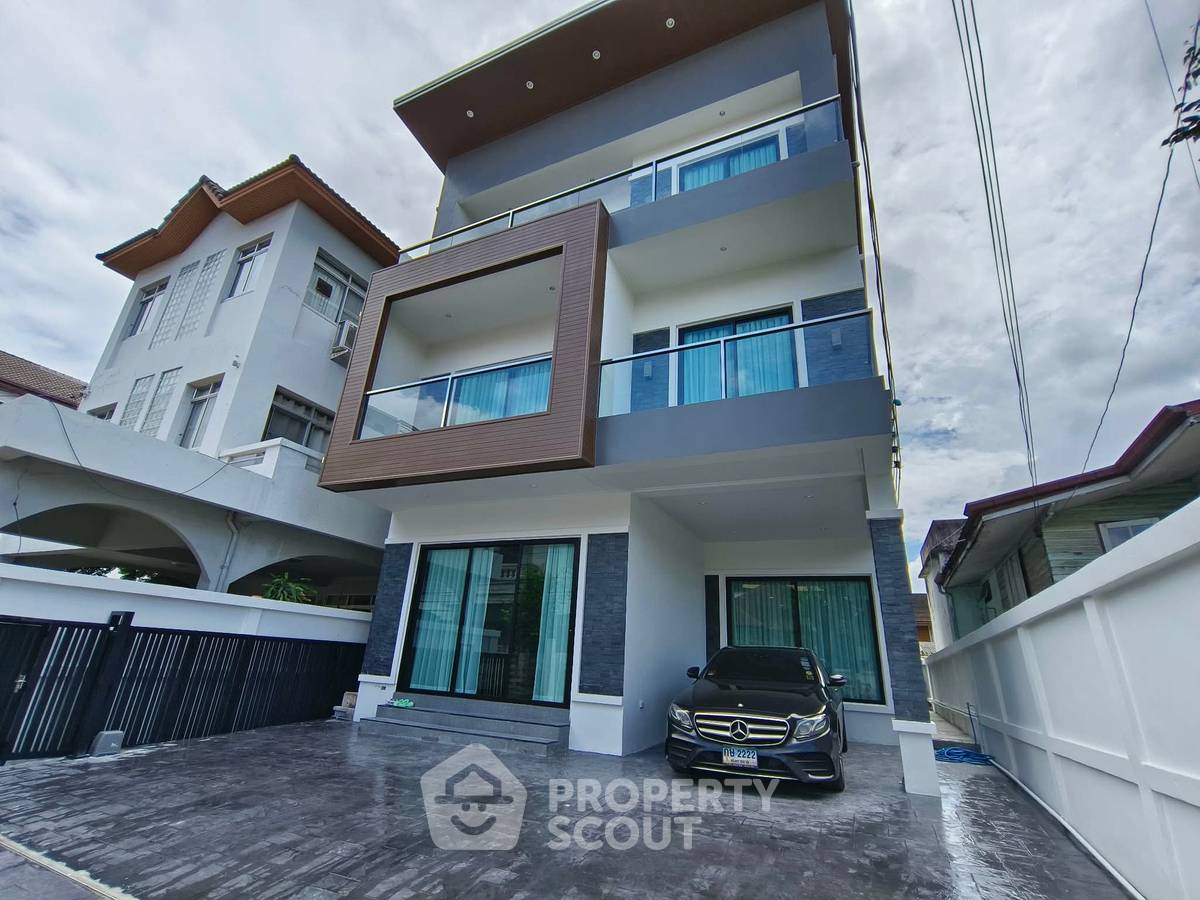 รูป บ้าน 4 ห้องนอน สำหรับขาย ที่ Ekkamai House ใกล้ BTS เอกมัย (เลี้ยงสัตว์ได้) 📍 (ID 3072457) - รูปที่ 1/25