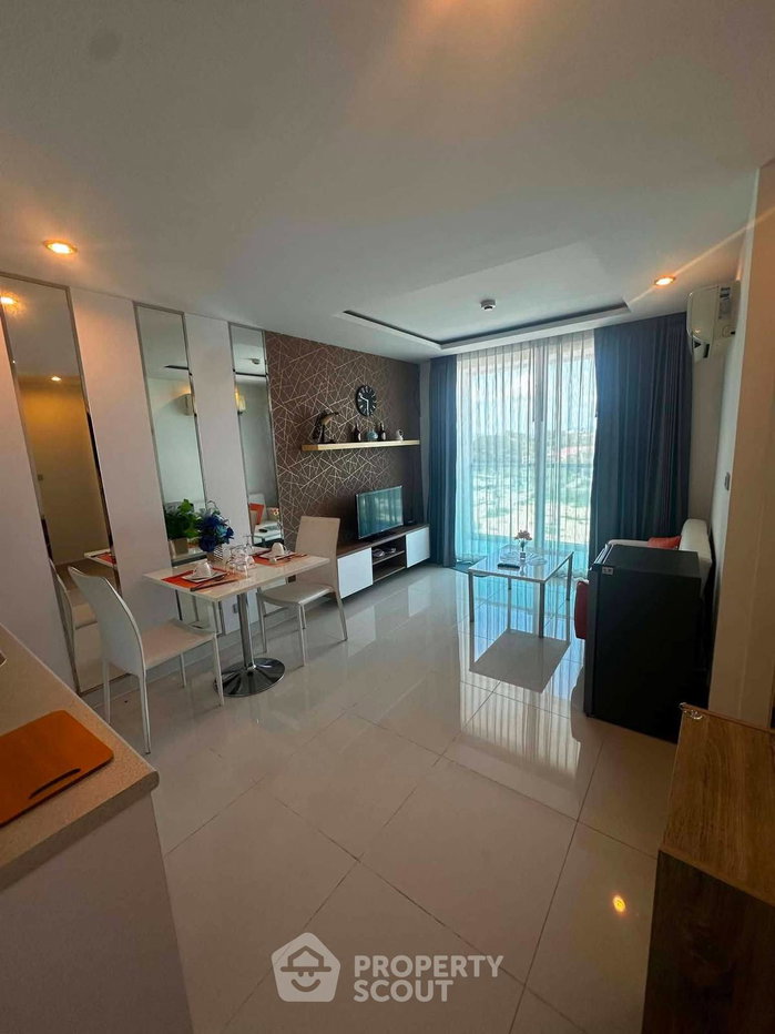 picture 1-BR Condo For Sale At Amazon Residence Pattaya, Near Beach (ID 3072770) - 2/12