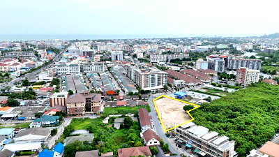 Land for sale  Bang Saen Fish Market : Beautiful plot of land for sale in a prime location in the heart of Bang Saen, close to the sea.