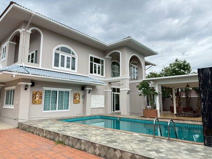 รูปภาพ ให้เช่าหมู่บ้านเอ็มเพอเรอร์ 2 Pool Villa รีโนเวทใหม่ พร้อมเข้าอยู่ บ้านหัวมุมเป็นส่วนตัว ทำเลทอง ใกล้ Central Festival เชียงใหม่RH-22