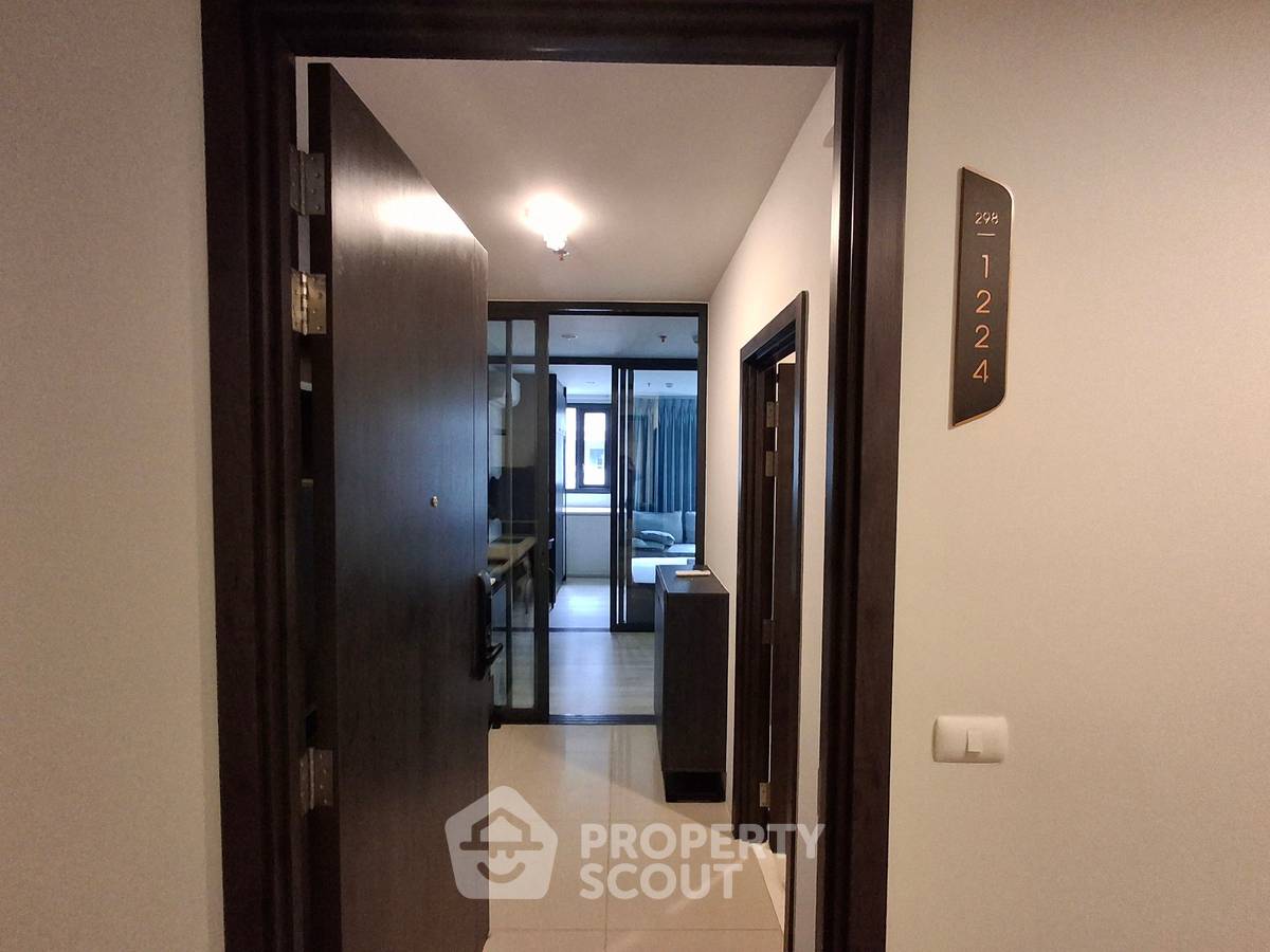 picture 100m To MRT Huai Khwang | 1-BR Condo At XT Huaikhwang (ID 2066741) - 11/13