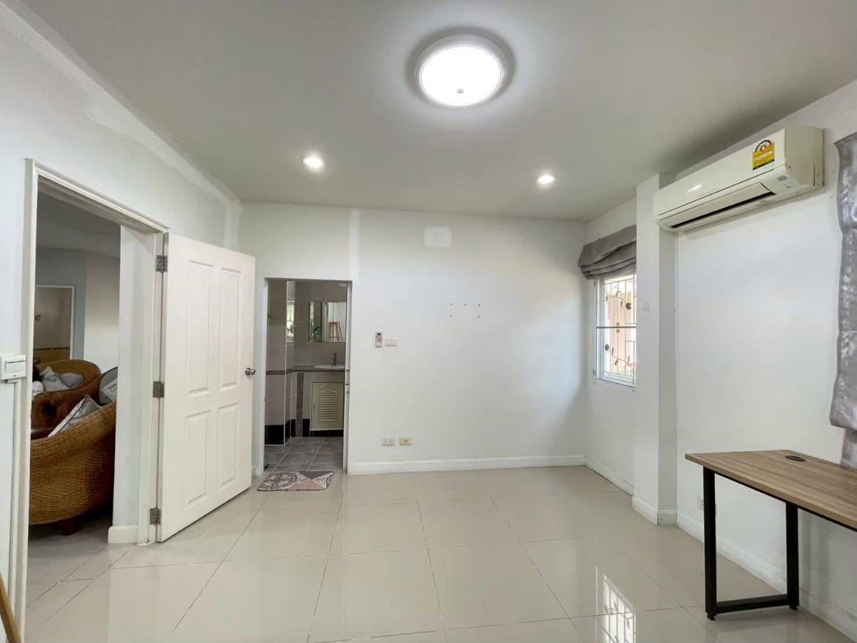 picture House for rent, Orasirin 3 Village, near Louis Intersection. 4 bedrooms, 4 bathrooms - 10/13