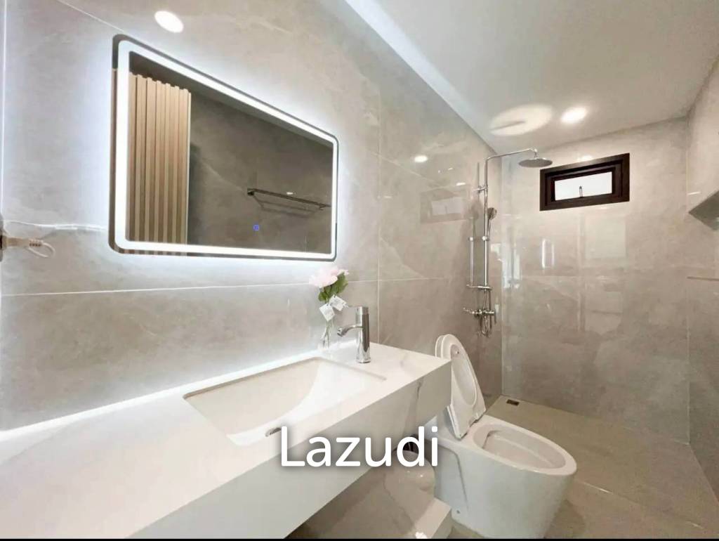 picture Newly Renovated 2-Storey Pool Villa for Sale at Eakmongkol - 20/27