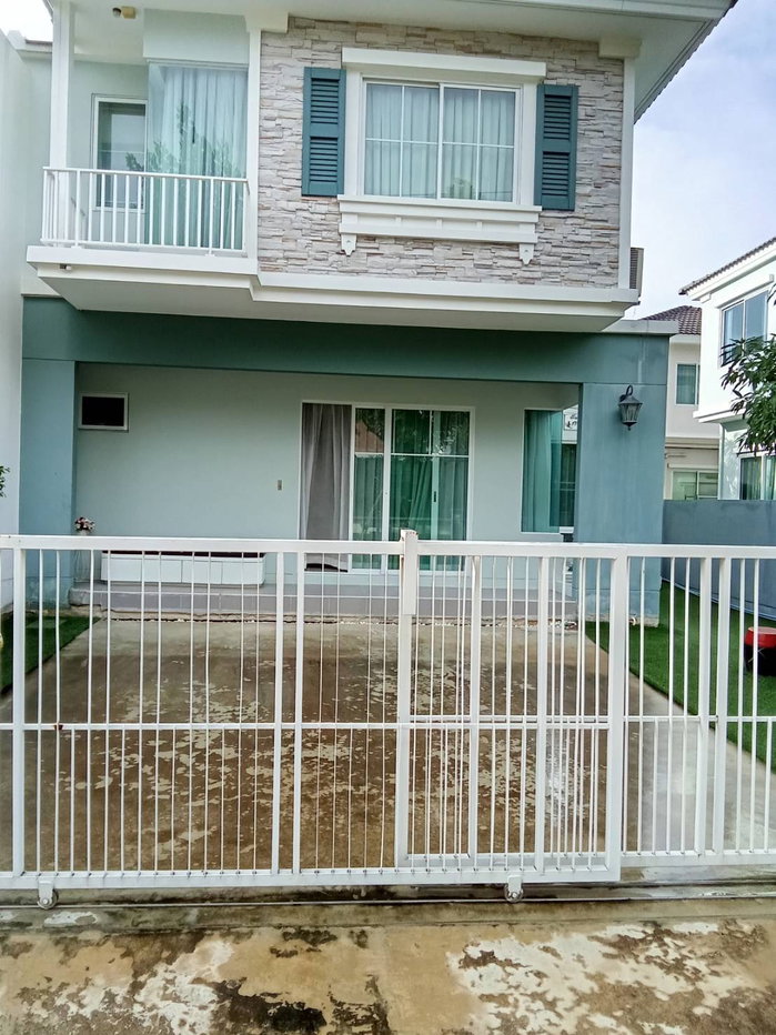 รูป ขายด่วน! บ้านแฝด Villaggio รังสิต-คลองสอง 35.2 ตร.ว. หลังมุมหน้าทะเลสาบ ต่อเติมครบ บิวท์อินทั้งหลัง - รูปที่ 1/16