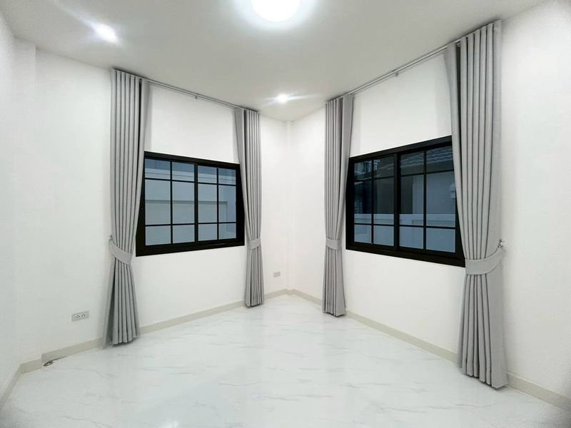รูป บ้านเดี่ยวพร้อมอยู่ คลาสสิคโฮม ศรีราชา บรรยากาศเงียบสงบ - รูปที่ 10/18
