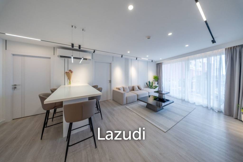 picture Elegantly Renovated 3-Bedroom Luxury at Royal Hill Resort - 7/35