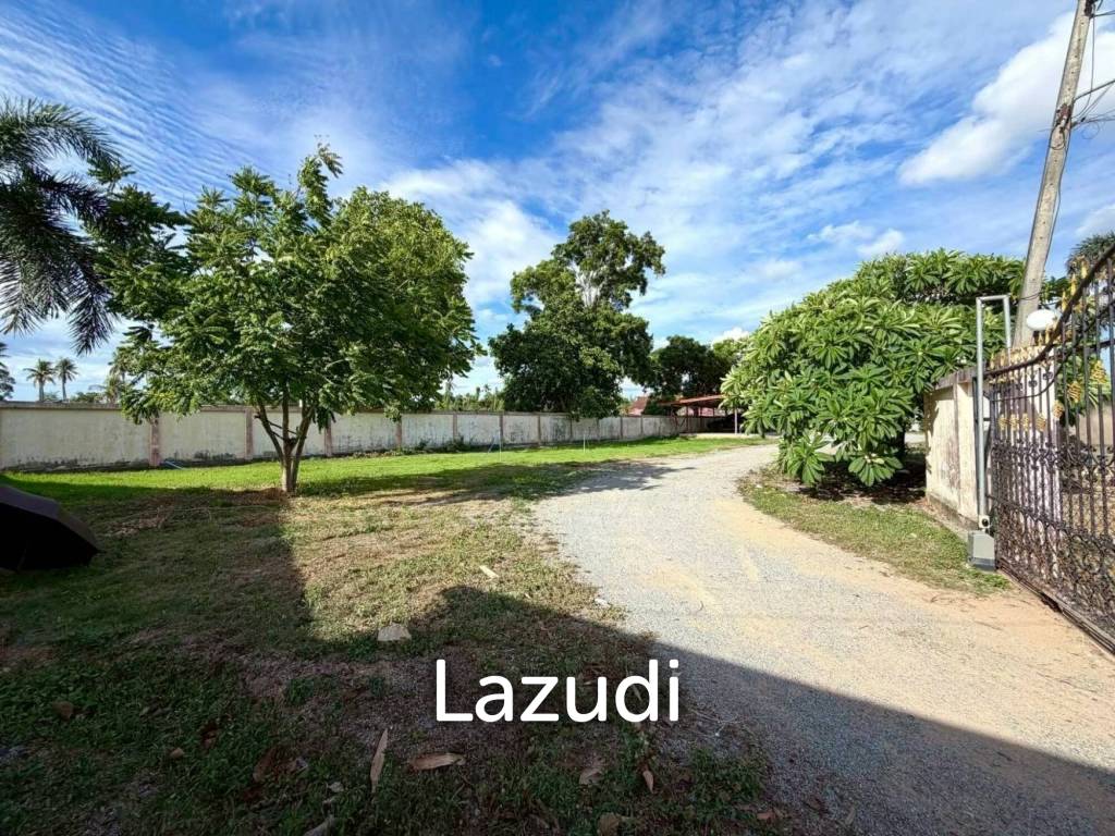 picture Grand 4 Bed Luxury Estate with Massive 3,416 sqm Land Plot - 22/27